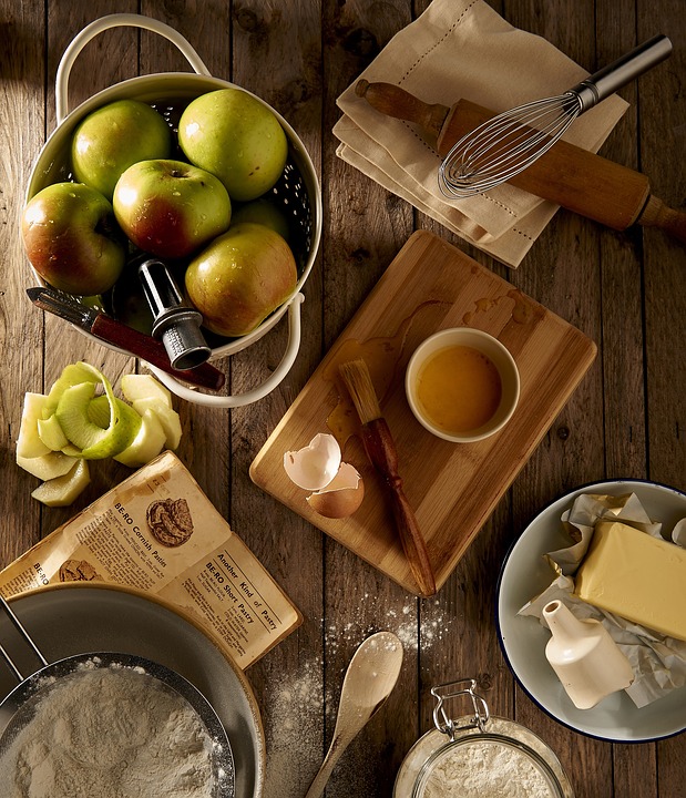 Cooking utensils with apples 