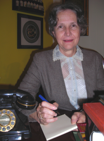 Nan Colton as Agatha Christie