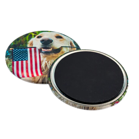 Picture of a magnet with an image of a golden retriever holding an American flag